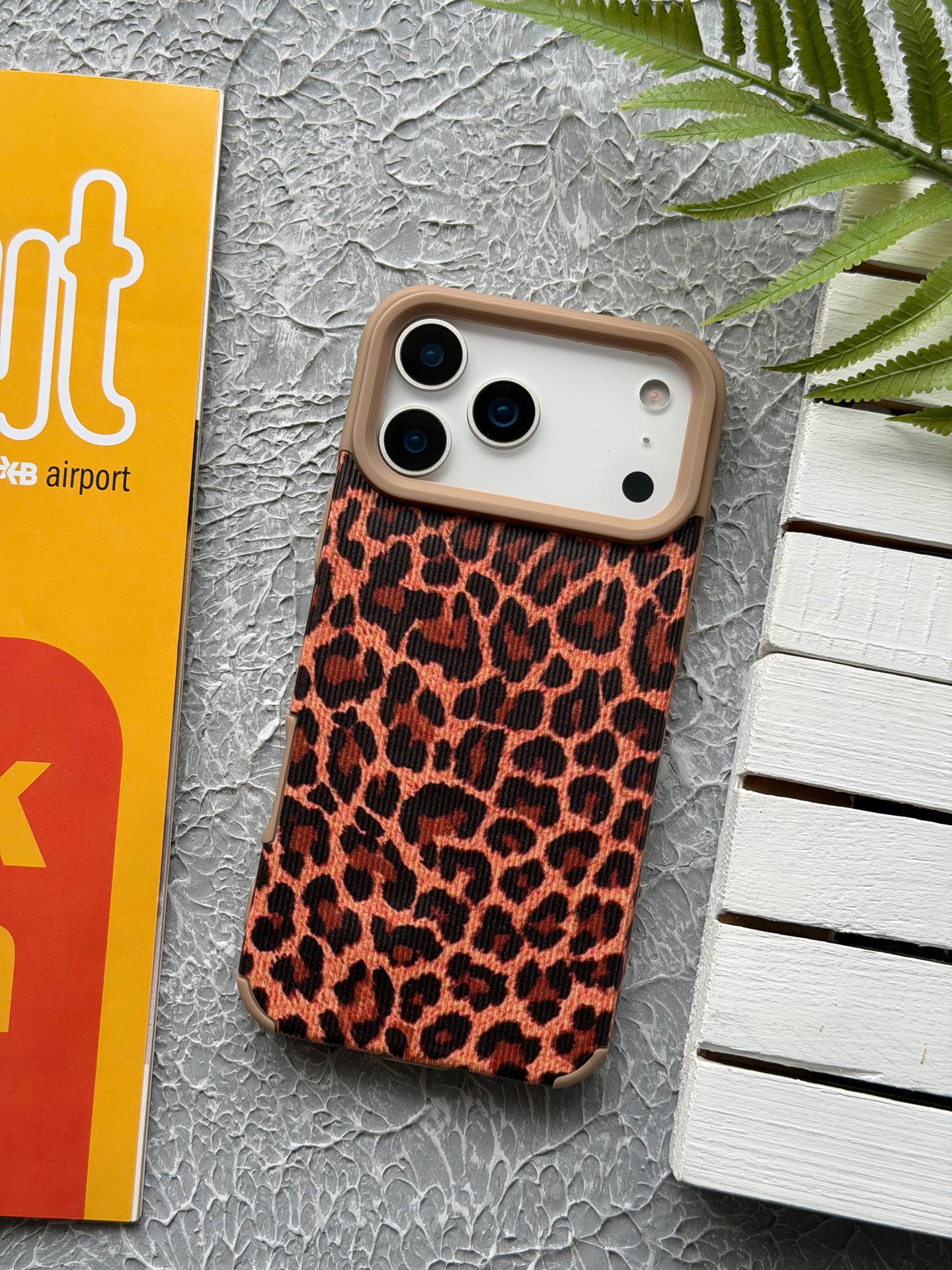 قاب گوشی پلنگی مخملی مدل های آیفون