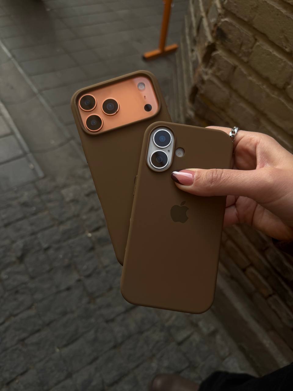 قاب گوشی سیلیکونی قهوه ای مدل های آیفون