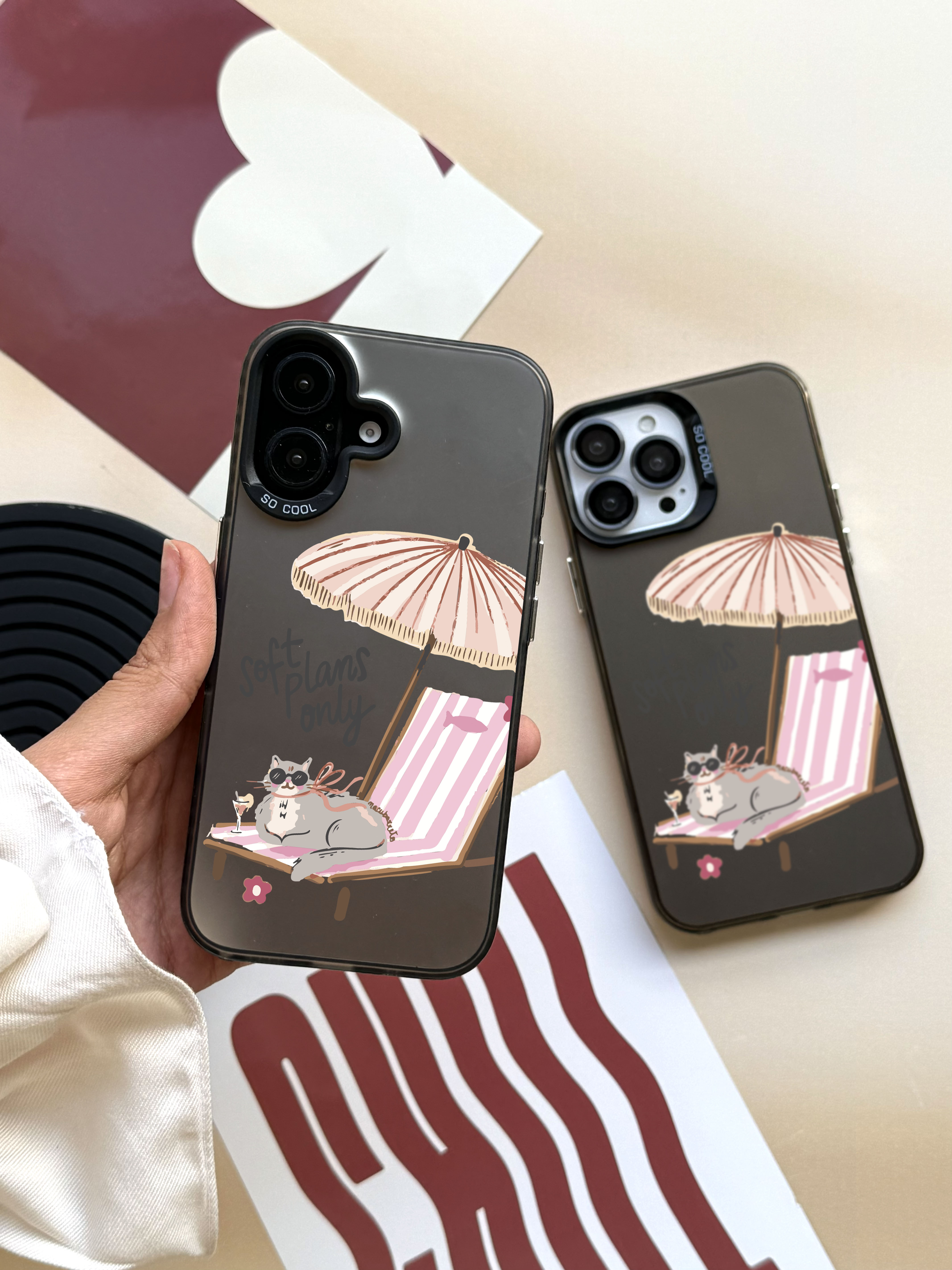 قاب گوشی سفارشی سوکول گربه لاکچری آیفون,سامسونگ و شیائومی(کد 0592)(توجه: این قاب سفارشی می باشد و مدت زمان آماده سازی قاب 7 روز کاری)
